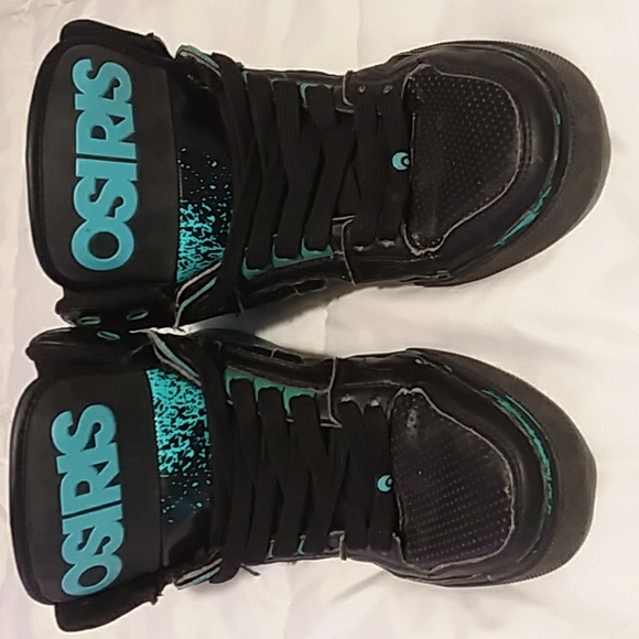Shoes - Picture 1 of 3